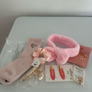 Pink and Gold women Accessory beauty set New without tag.